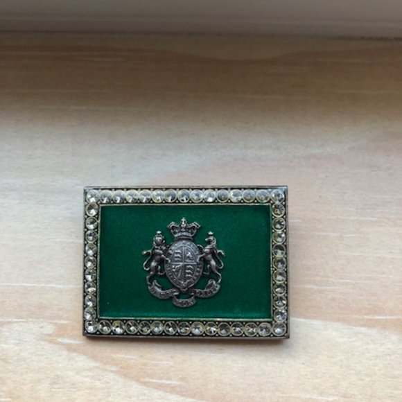 Brooch and matching earrings ( can sell seperate) - Picture 2 of 5